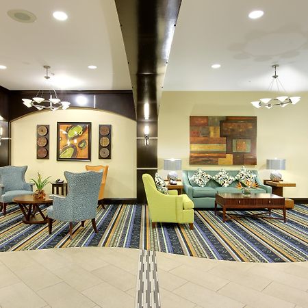 Holiday Inn Express & Suites Covington By Ihg Exterior photo
