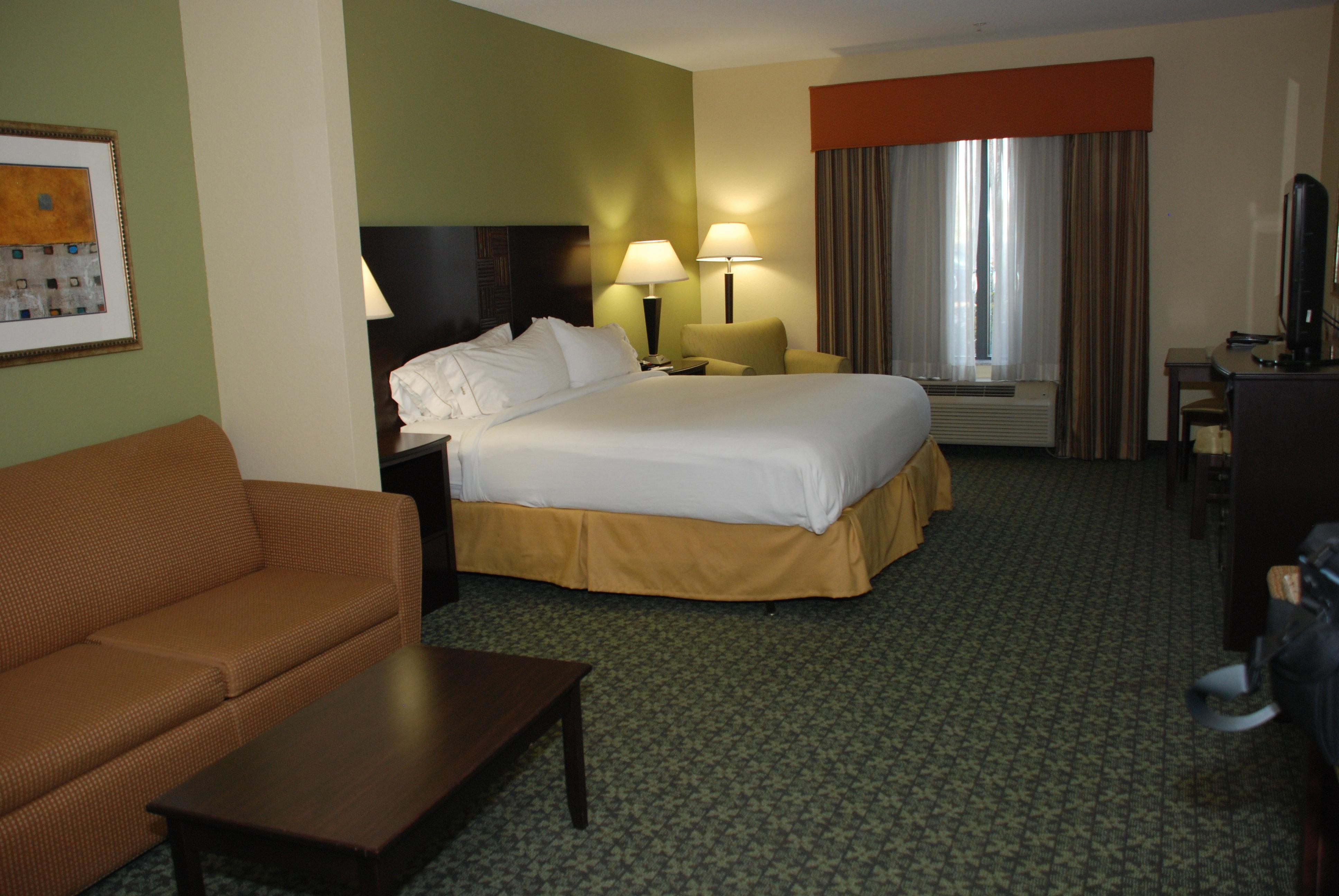 Holiday Inn Express & Suites Covington By Ihg Exterior photo