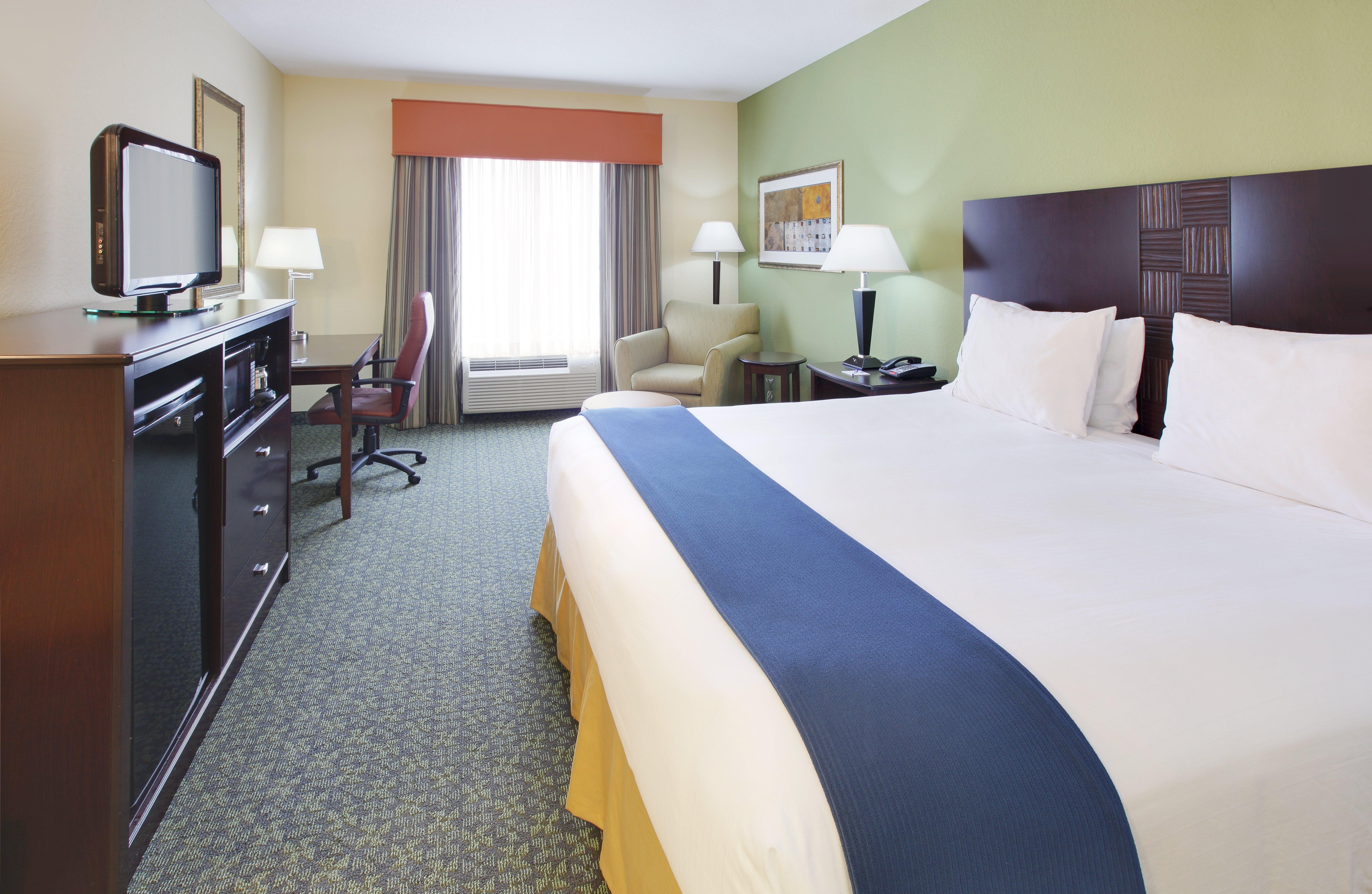 Holiday Inn Express & Suites Covington By Ihg Exterior photo