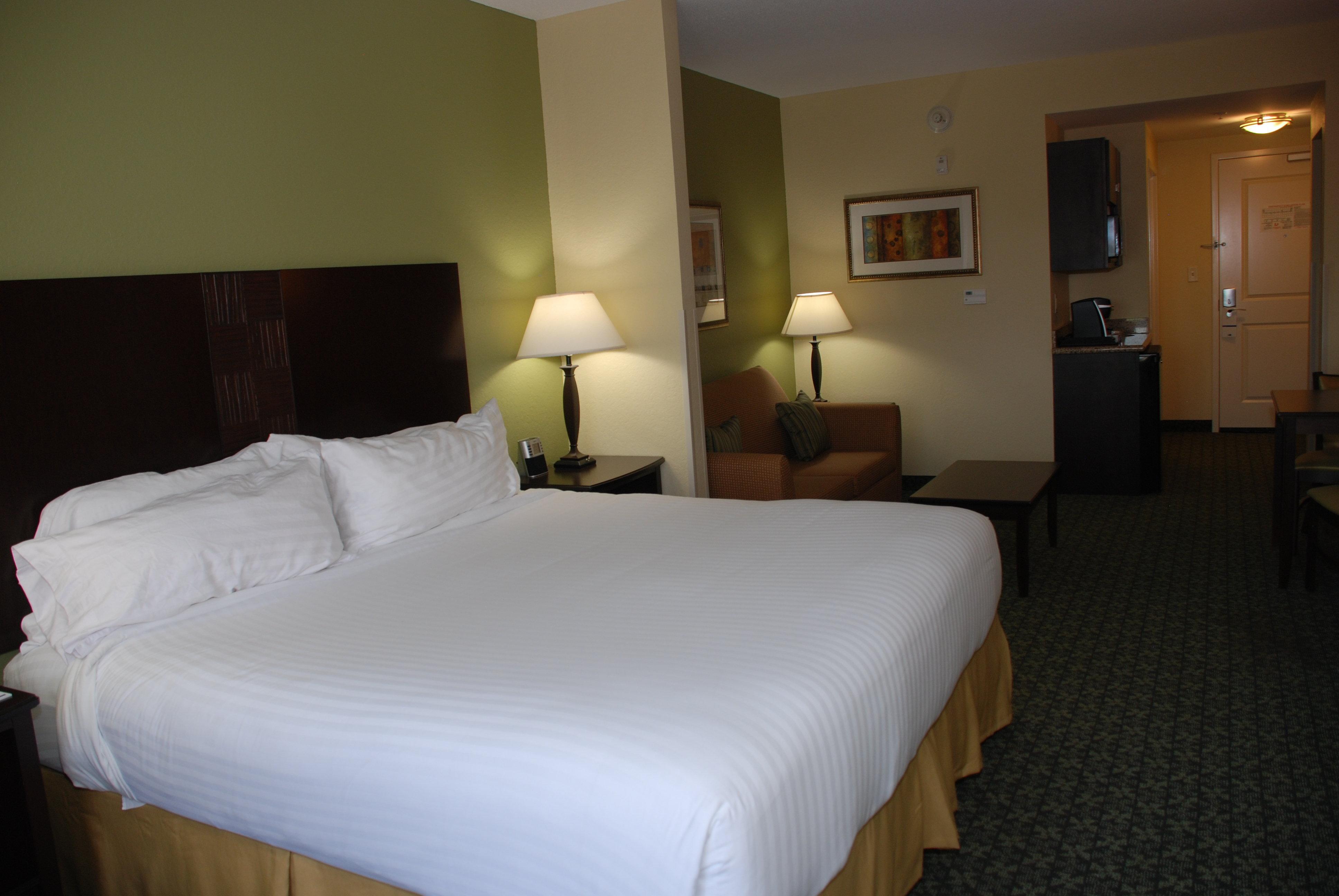 Holiday Inn Express & Suites Covington By Ihg Exterior photo