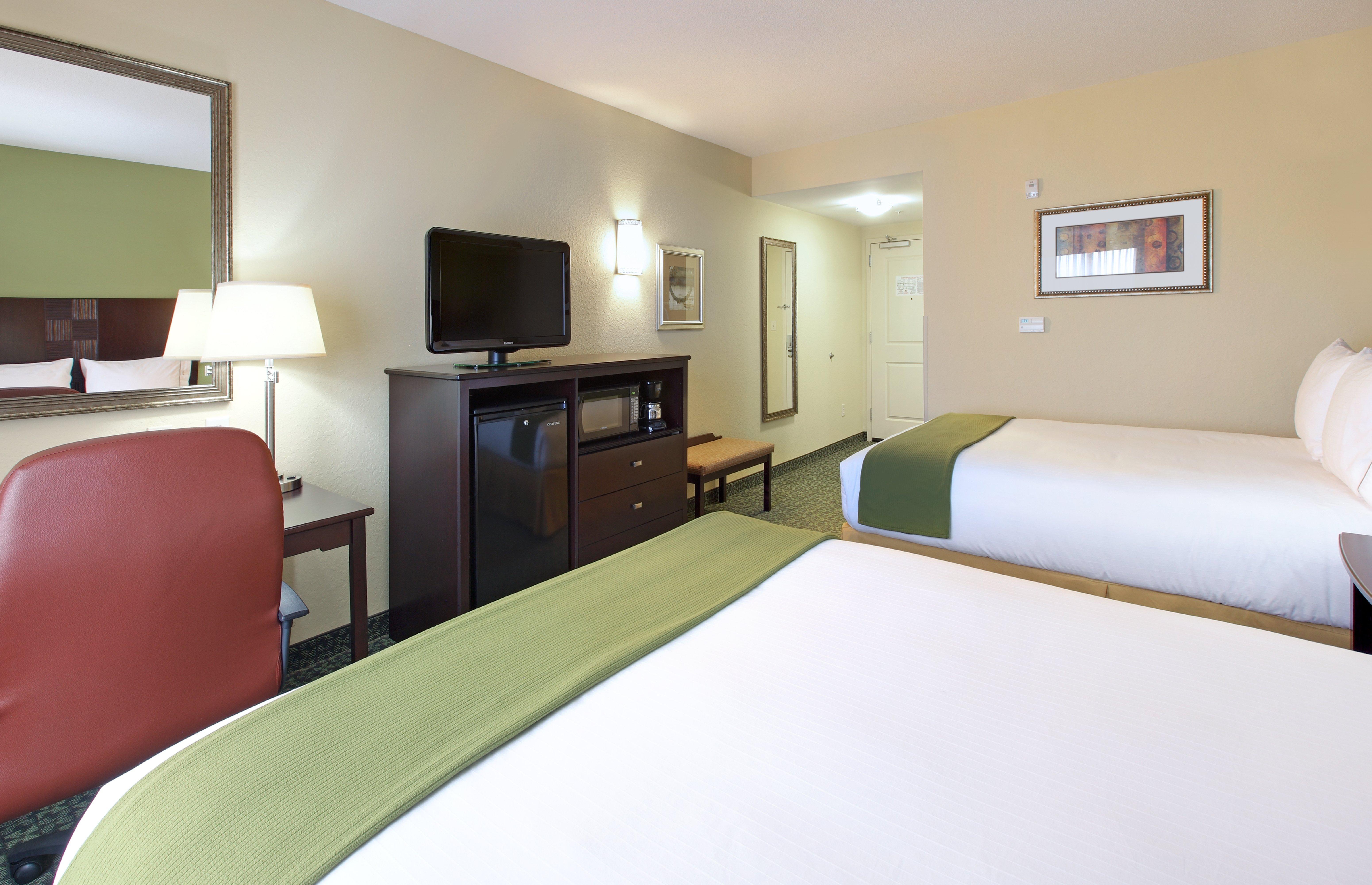 Holiday Inn Express & Suites Covington By Ihg Exterior photo