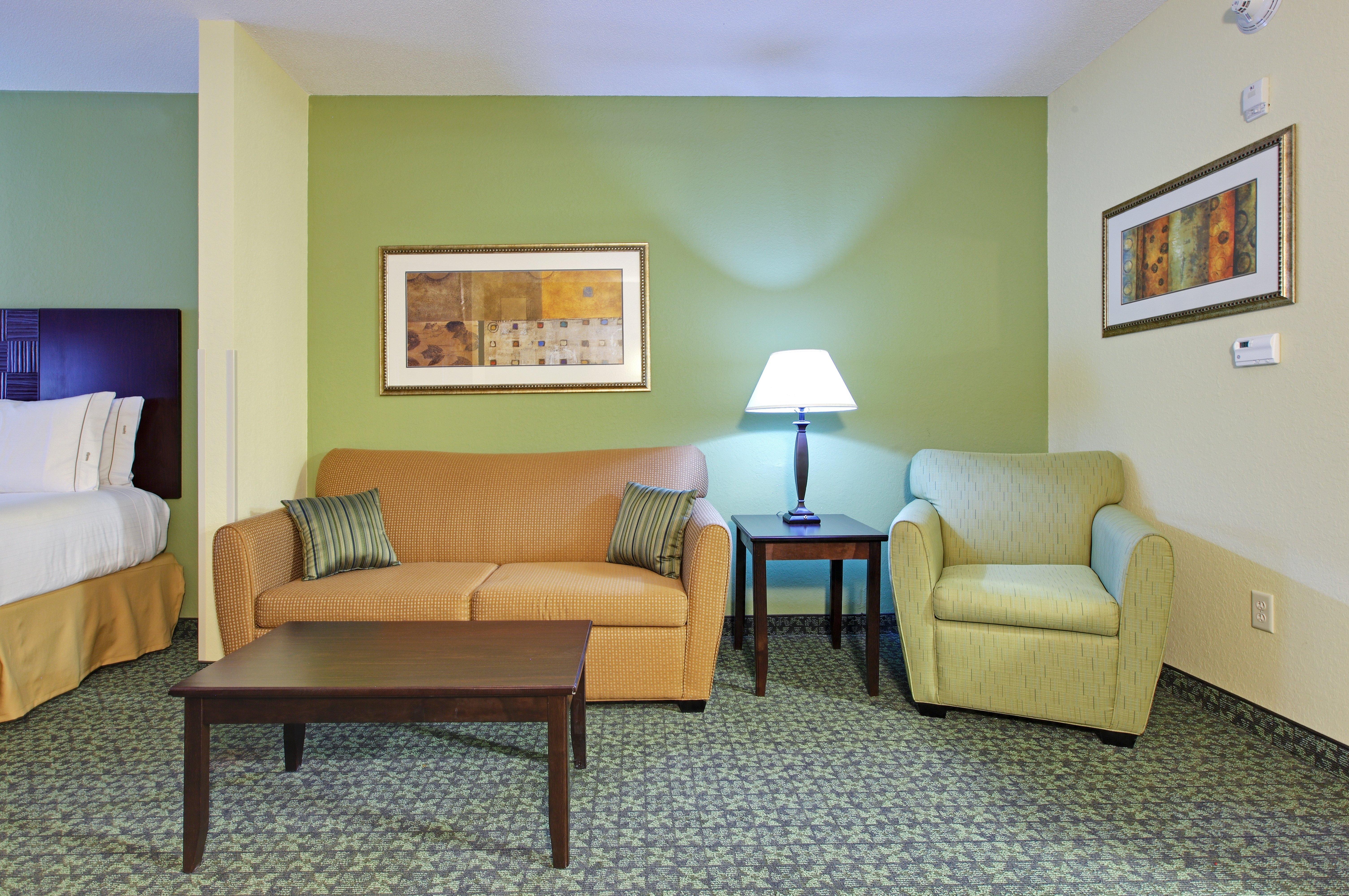 Holiday Inn Express & Suites Covington By Ihg Exterior photo