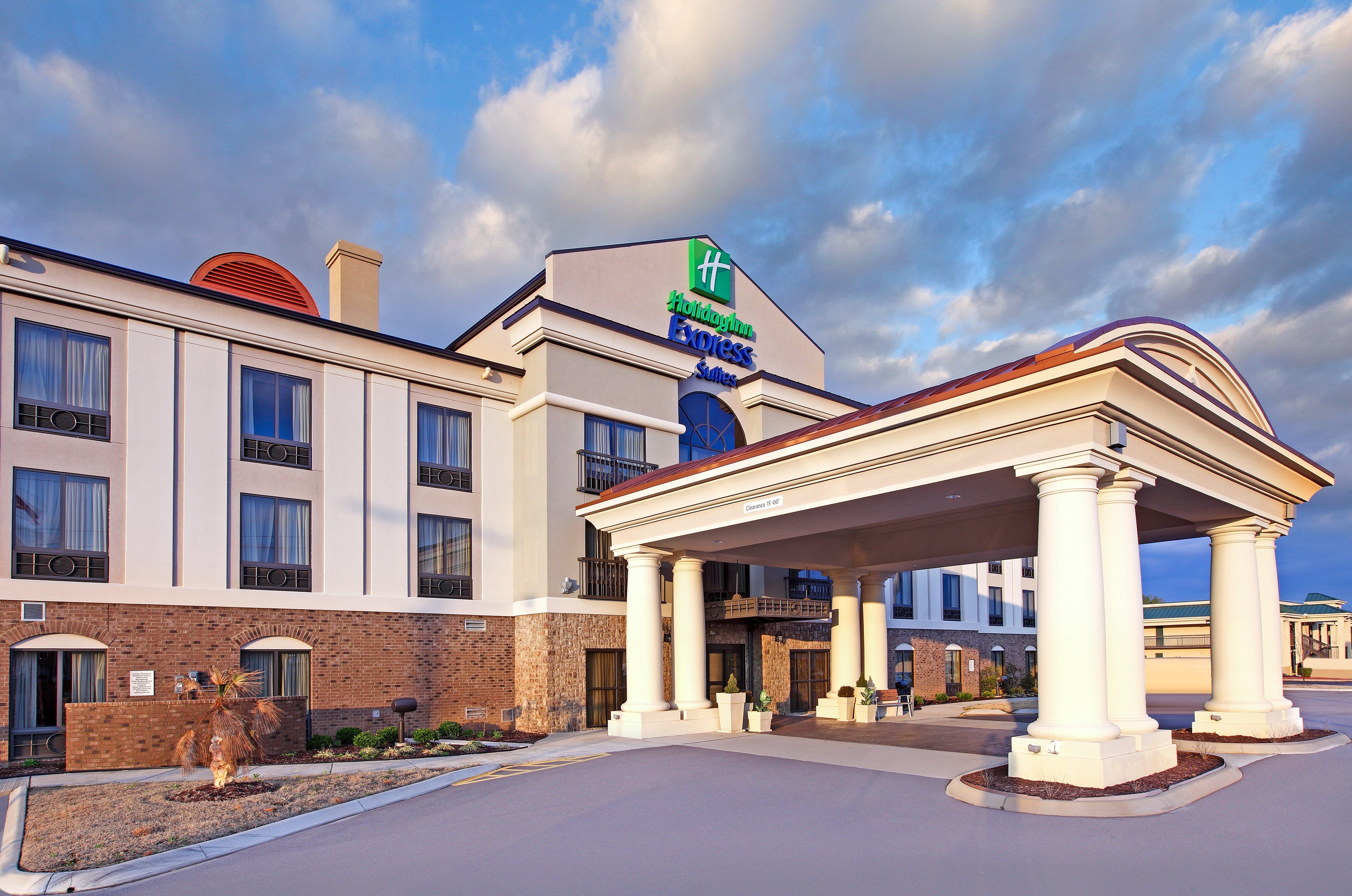Holiday Inn Express & Suites Covington By Ihg Exterior photo